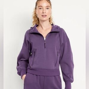 Old Navy Dynamic Half Zip Sweatshirt
